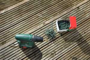 Top 10 gereedschapset verzameling met diverse handgereedschappen en elektrische tools voor doe-het-zelf projecten
