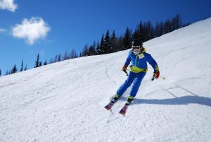 HOME Skiën in Rotterdam: sneeuwpisten en skiers bij een indoor skiresort in de buurt van Rotterdam